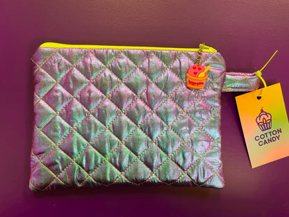Holographic pouch