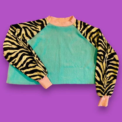 The *animal instinct* cropped crewneck